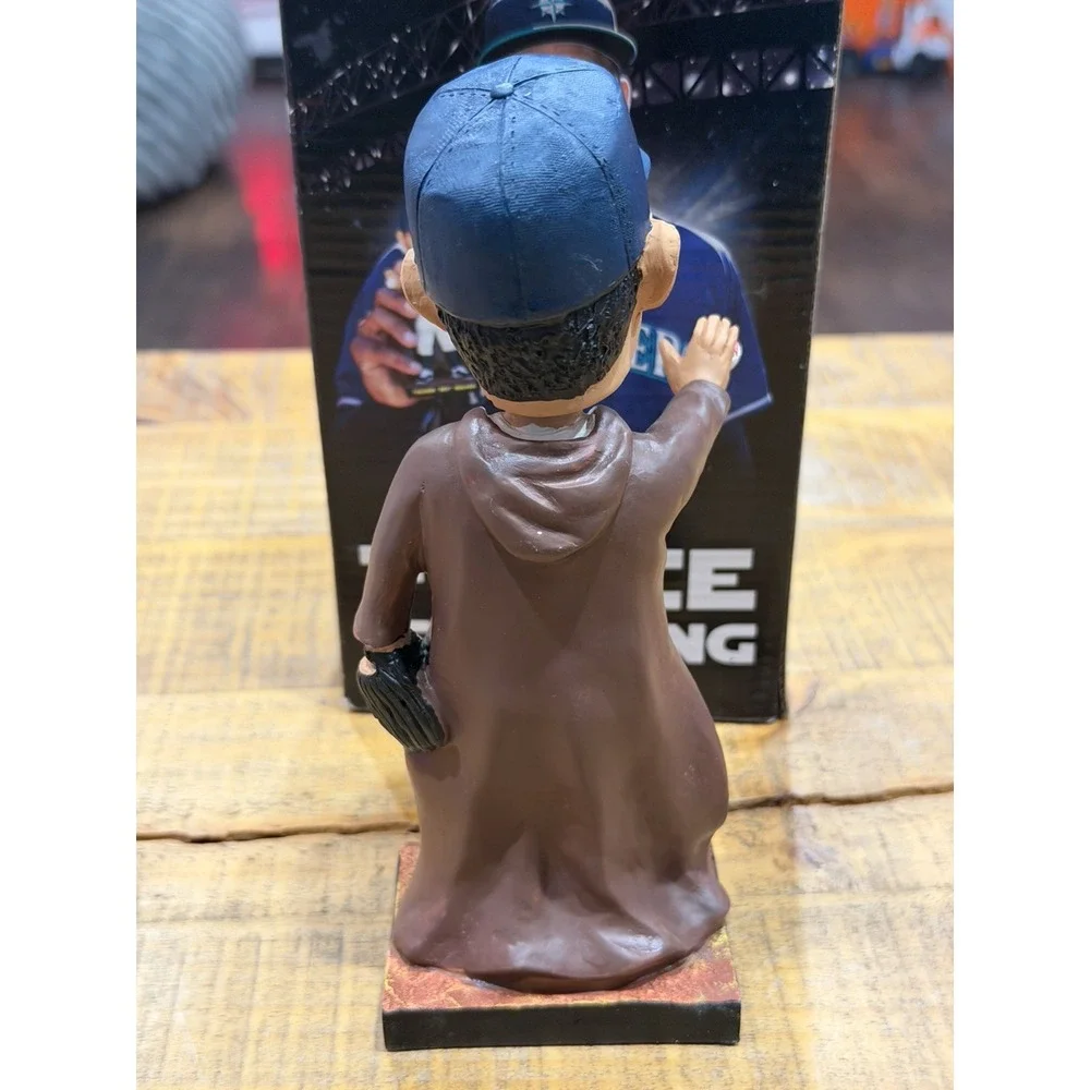 NIB Seattle Mariners Taijuan 'Sky' Walker Star Wars night SGA limited Bobblehead